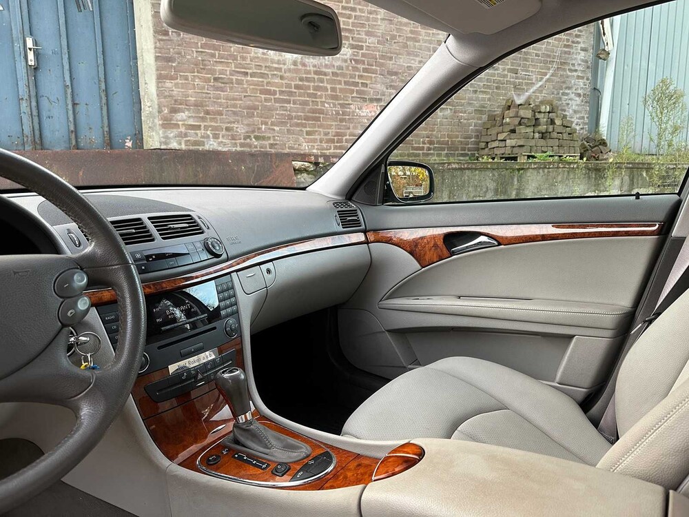Mercedes-Benz E200 Sedan 2007 E-Class (Original-NL + 1st Owner), 92-XK-RH Youngtimer