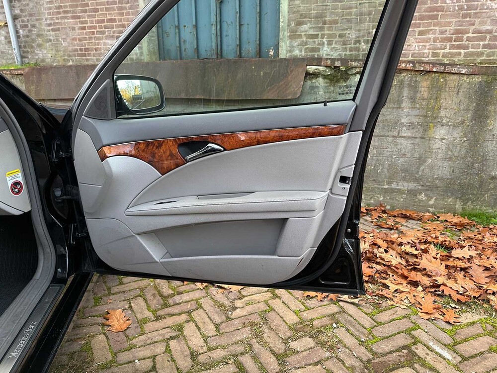 Mercedes-Benz E200 Limousine 2007 E-Klasse (Origineel-NL + 1e Eigenaar), 92-XK-RH Youngtimer