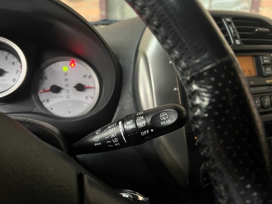 Toyota RAV4 2.0-16V VVT-i Sol (Automaat) 150pk 2004, 76-HFB-9 Youngtimer