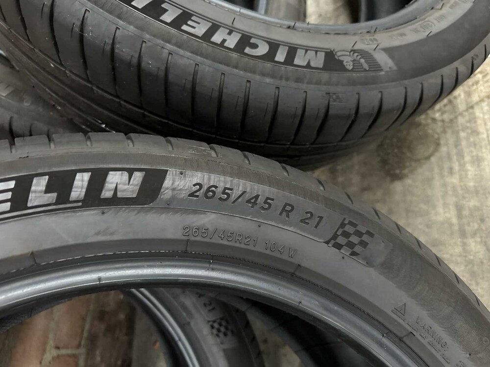 Land Rover Range Rover Velar 2.0 I4 AWD R-D HSE 237 PS 2017, PP-174-L