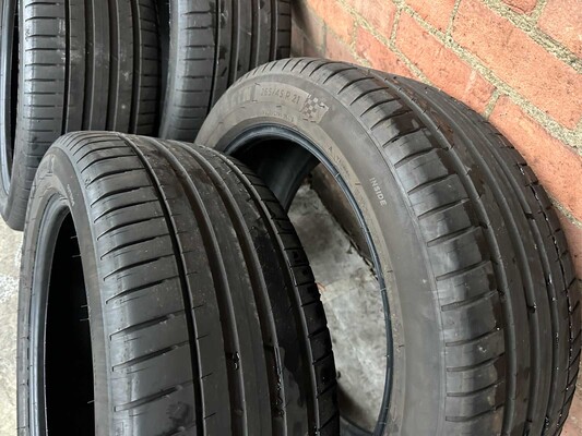 Land Rover Range Rover Velar 2.0 I4 AWD R-D HSE 237 PS 2017, PP-174-L