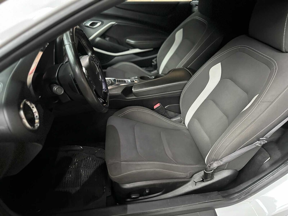 Chevrolet Camaro 1LT 2.0L I4 F DOHC 16V 275pk 2017