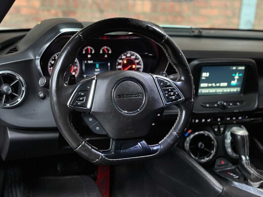 Chevrolet Camaro 1LT 2.0L I4 F DOHC 16V 275pk 2017