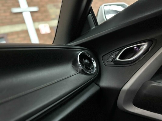 Chevrolet Camaro 1LT 2.0L I4 F DOHC 16V 275pk 2017