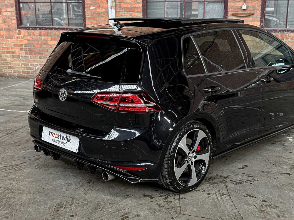 Volkswagen Golf GTI Performance VII 2.0 TSI Golf 7 230pk 2014, TV-769-S