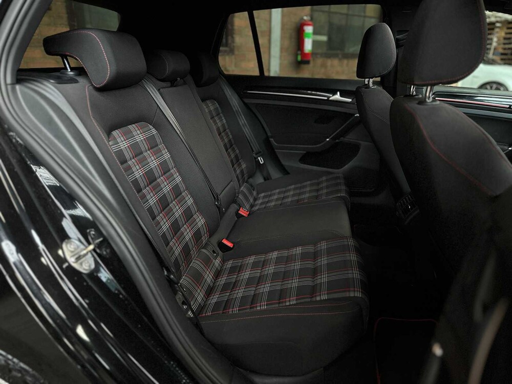 Volkswagen Golf GTI Performance VII 2.0 TSI Golf 7 230pk 2014, TV-769-S