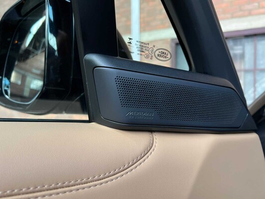 Land Rover Range Rover P460e HSE AWD 460hp 2025 -MY26- Plug-In Hybrid, HSF-72-F Manufacturer's Warranty