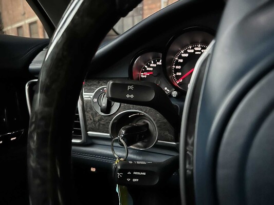 Porsche Panamera 3,6 V6 300 PS 2011