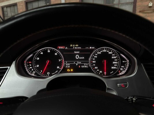 Audi A8 4.2 FSI V8 Quattro 372 PS 2011