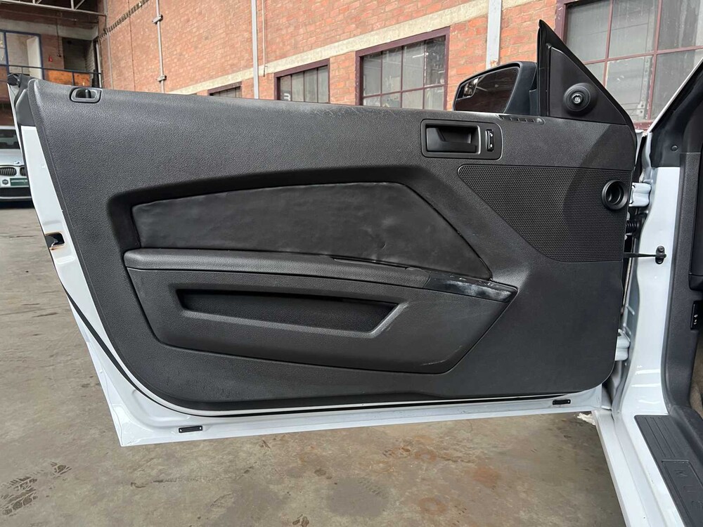 Ford Mustang Cabriolet 3,7 V6 305 PS 2014