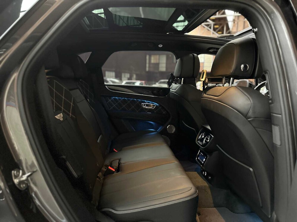 Bentley Bentayga 4.0 V8 First-Edition 550pk 2021