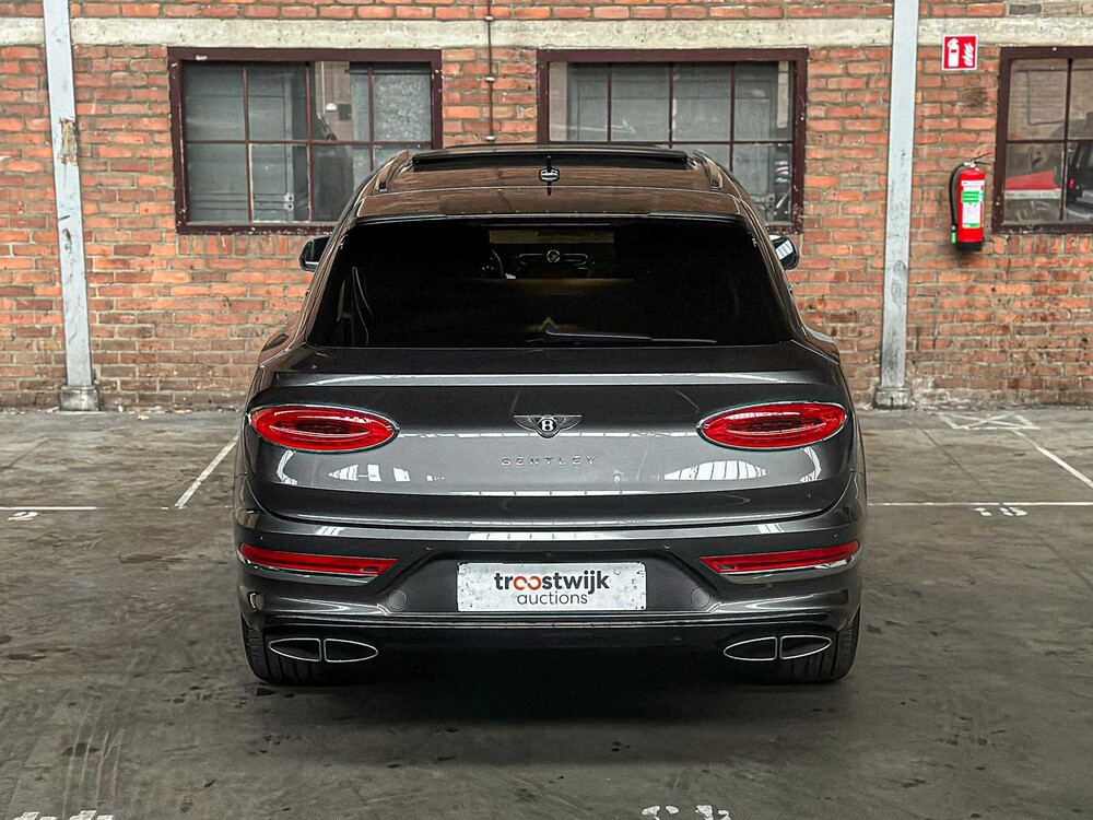 Bentley Bentayga 4.0 V8 First-Edition 550pk 2021