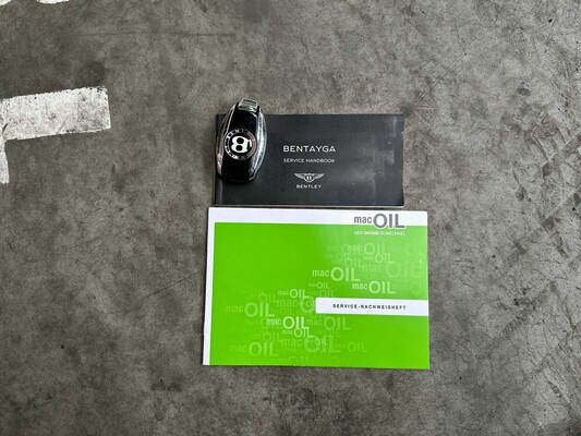 Bentley Bentayga 4.0 V8 First-Edition 550pk 2021