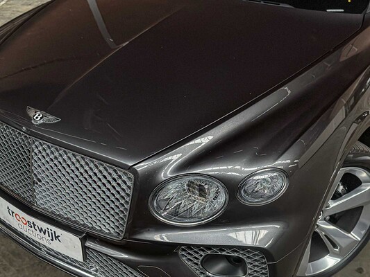 Bentley Bentayga 4.0 V8 First-Edition 550pk 2021