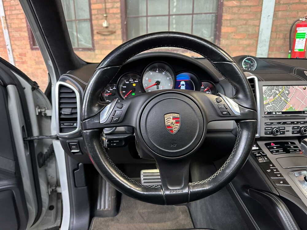 Porsche Cayenne S 4.8 V8 Sport-Chrono 400pk 2013, JP-842-T