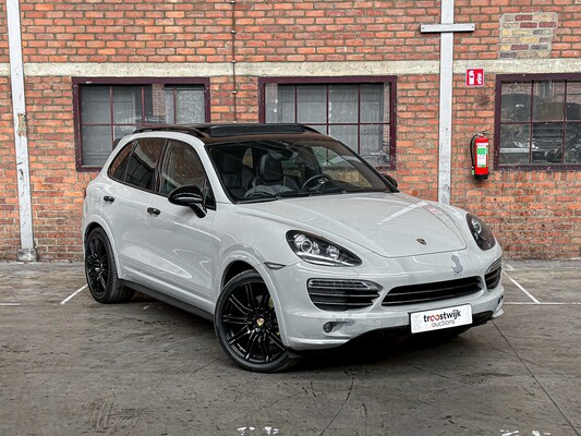 Porsche Cayenne S 4.8 V8 Sport-Chrono 400pk 2013, JP-842-T