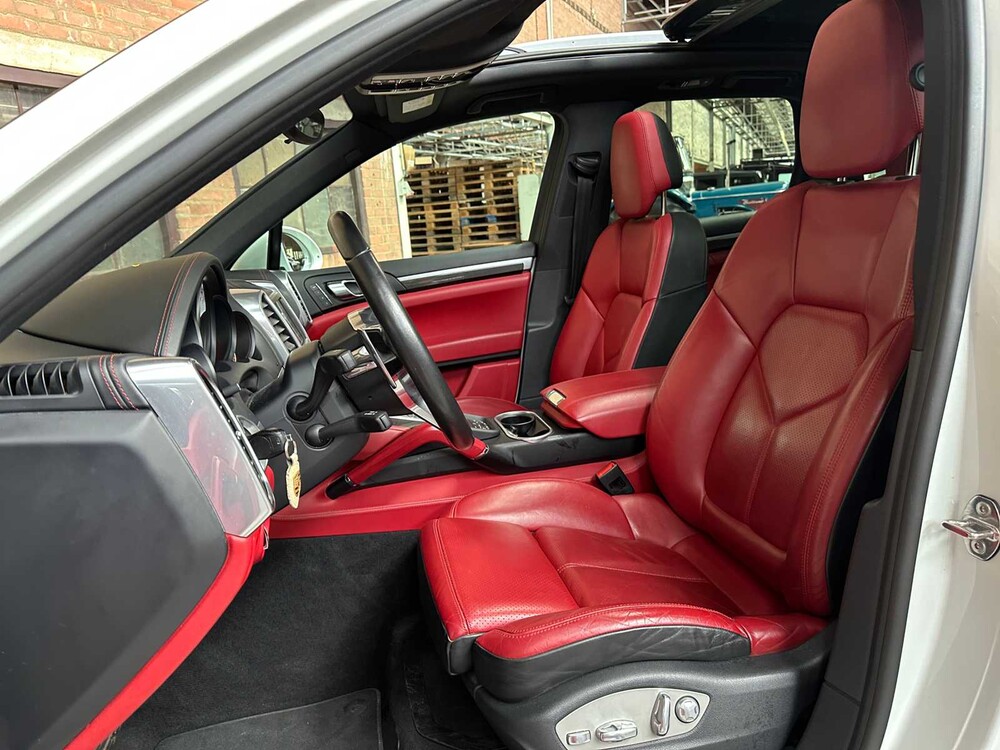 Porsche Cayenne 3.6 V6 300hp 2015