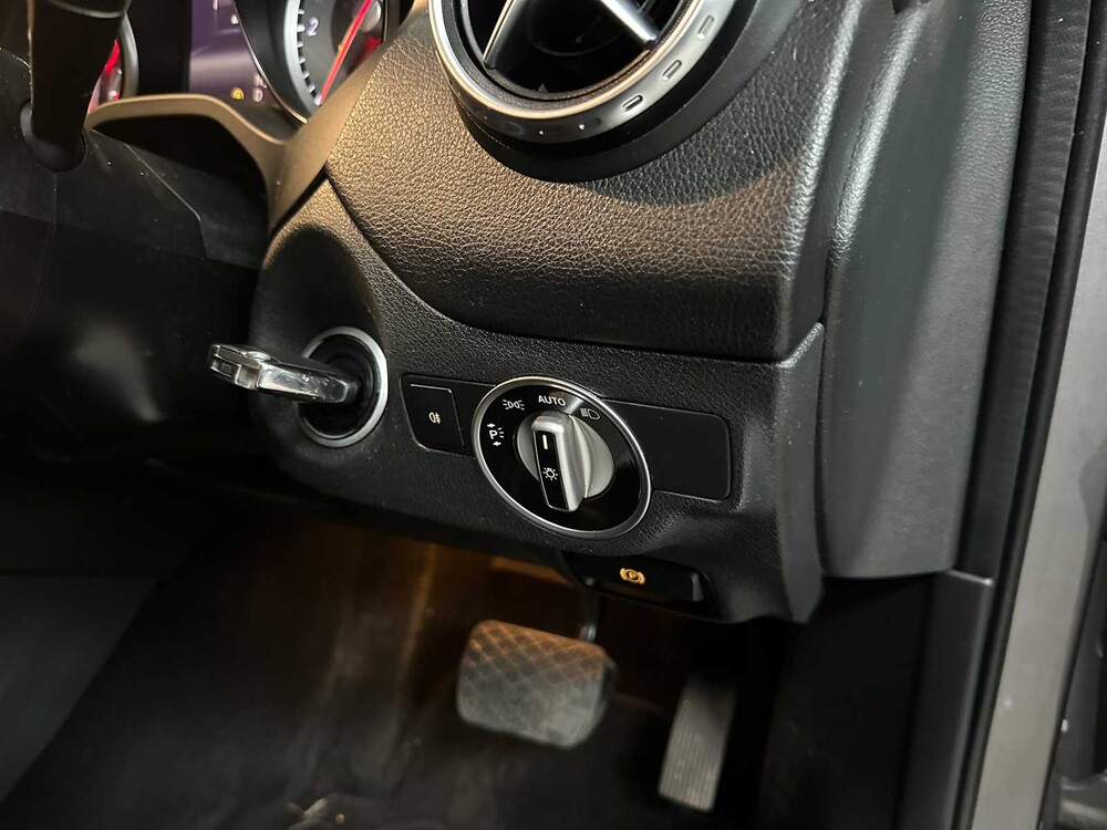 Mercedes-Benz GLA200 CDI Ambition 136pk 2015 GLA-klasse, N-761-BJ