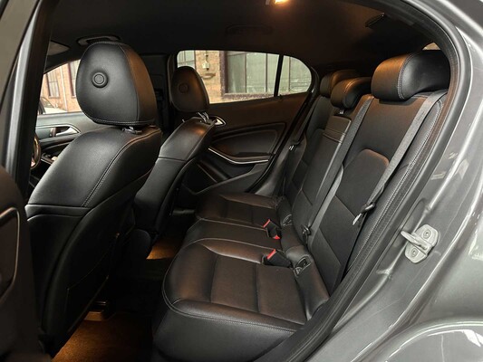 Mercedes-Benz GLA200 CDI Ambition 136pk 2015 GLA-klasse, N-761-BJ