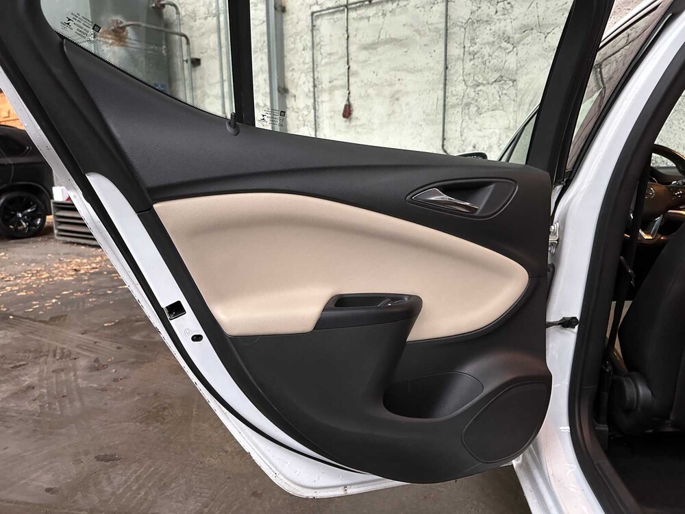 Opel Astra 1.6 CDTI Edition 136pk 2016, HFF-21-V