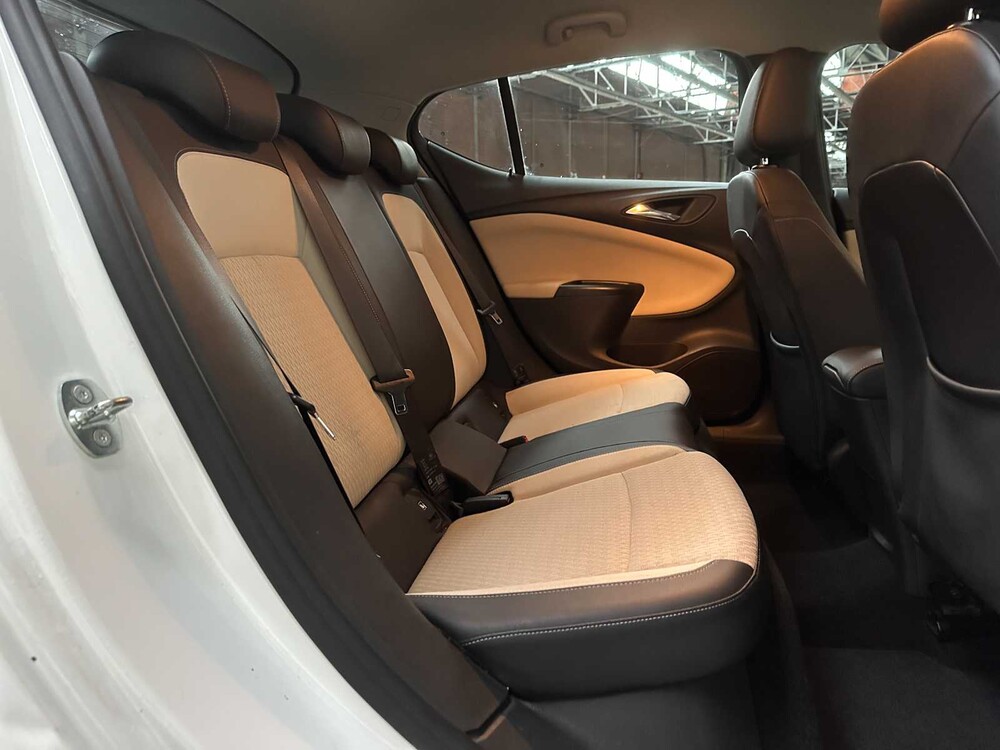 Opel Astra 1.6 CDTI Edition 136pk 2016, HFF-21-V