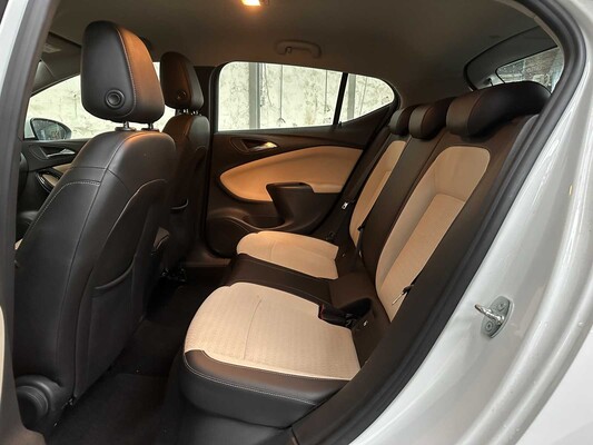 Opel Astra 1.6 CDTI Edition 136pk 2016, HFF-21-V