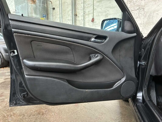 BMW 316i Touring Black & Silver 3-serie 114pk 2003, 62-LK-SL