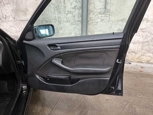 BMW 316i Touring Black & Silver 3-serie 114pk 2003, 62-LK-SL