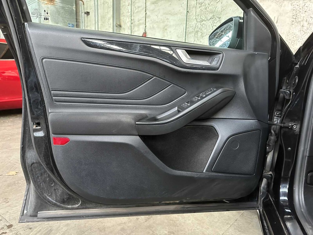 Ford Focus Wagon 1.0 EBH ST L. XBns 135HP 2021, K-337-PN