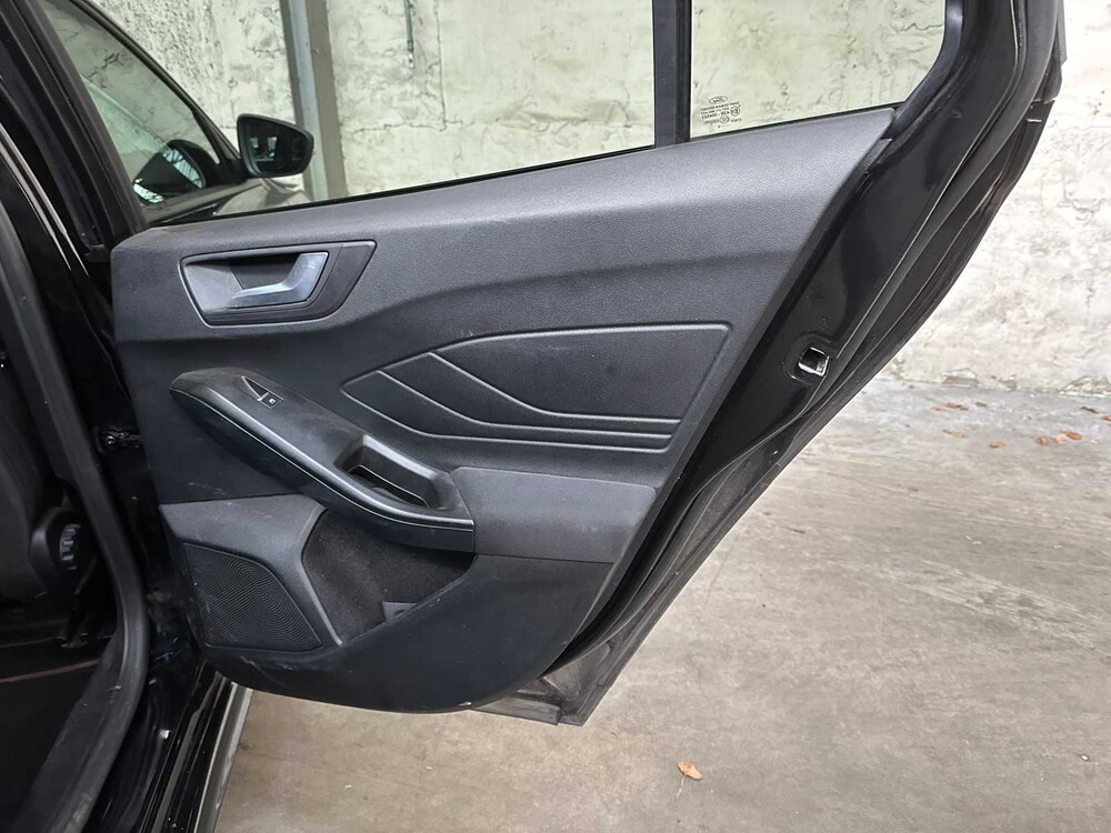 Ford Focus Wagon 1.0 EBH ST L. XBns 135HP 2021, K-337-PN