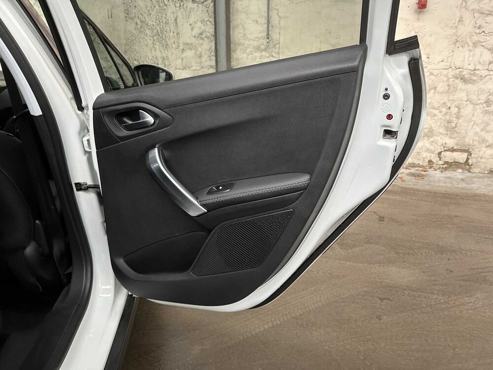 Peugeot 2008 1.2 PureTech GT-Line 109pk 2018, HLH-96-S