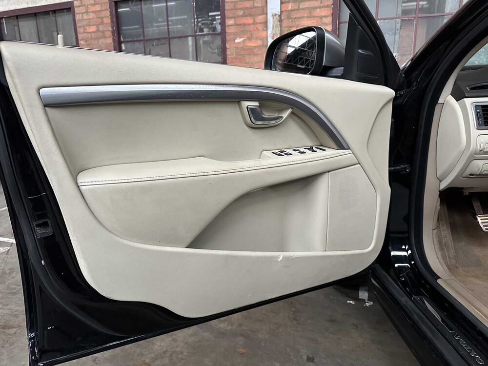 Volvo V70 1.6 T4 Lim. Edition 179PK 20011, 42-RRK-6