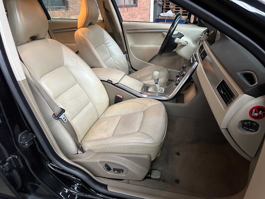 Volvo V70 1.6 T4 Lim. Edition 179PK 20011, 42-RRK-6