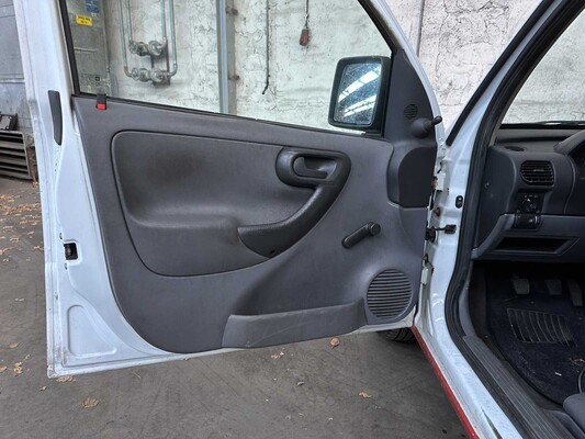 Opel Combo 1.7 DI City 65PK 2004, 20-BP-SP