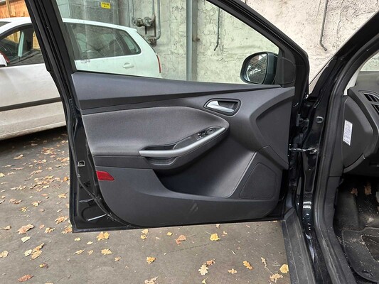 Ford Focus Wagon 1.6 tdci 105pk 2012, 56-ZFS-9