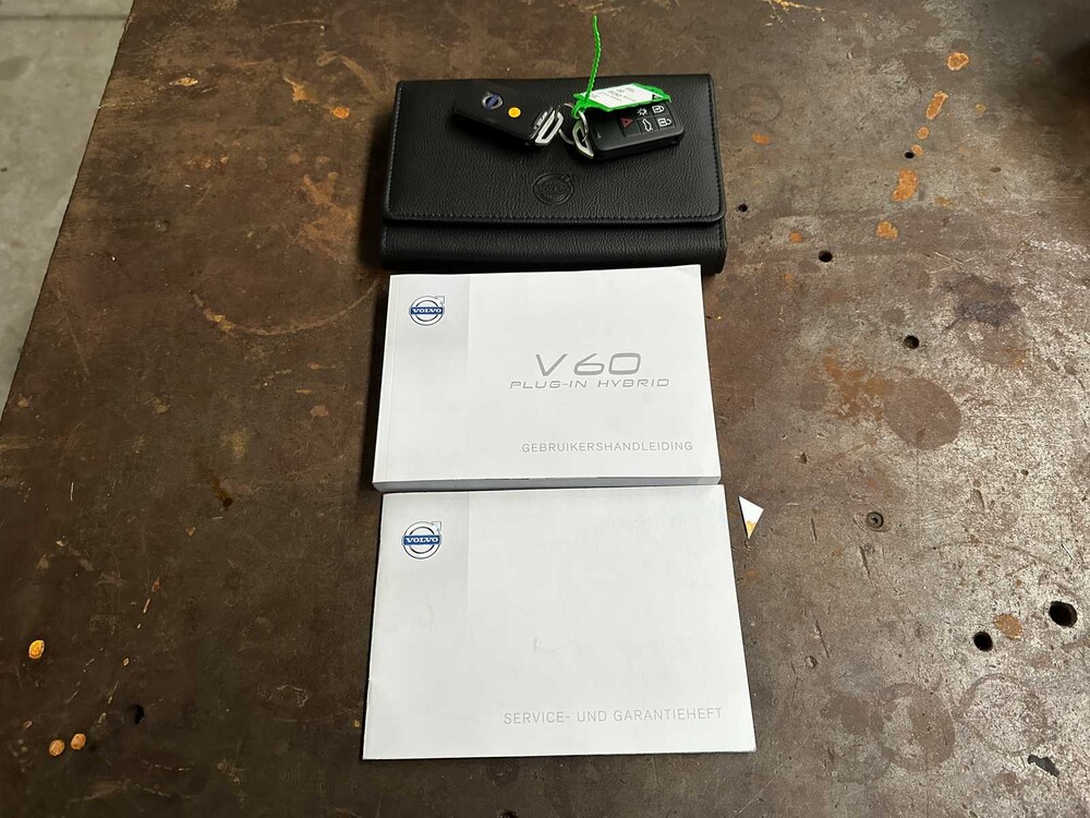 Volvo V60 2.4 D6 AWD Pl.i Sum. 215pk 2014, 3-TLD-47