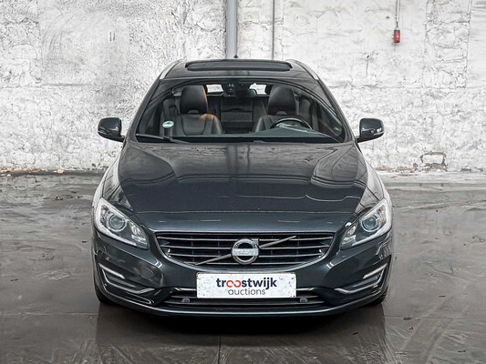 Volvo V60 2.4 D6 AWD Pl.i Sum. 215pk 2014, 3-TLD-47