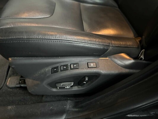 Volvo V60 2.4 D6 AWD Pl.i Sum. 215pk 2014, 3-TLD-47