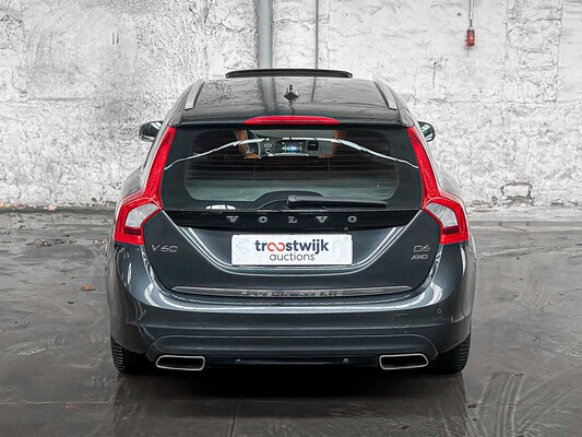Volvo V60 2.4 D6 AWD Pl.i Sum. 215pk 2014, 3-TLD-47