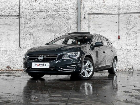 Volvo V60 2,4 D6 Allradantrieb Pl.i Summ. 215 PS 2014, 3-TLD-47