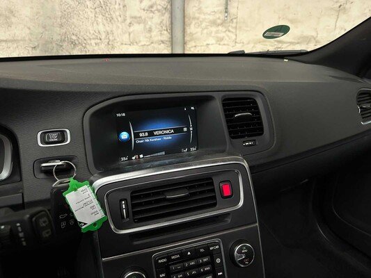 Volvo V60 2.4 D6 AWD Pl.i Sum. 215pk 2014, 3-TLD-47