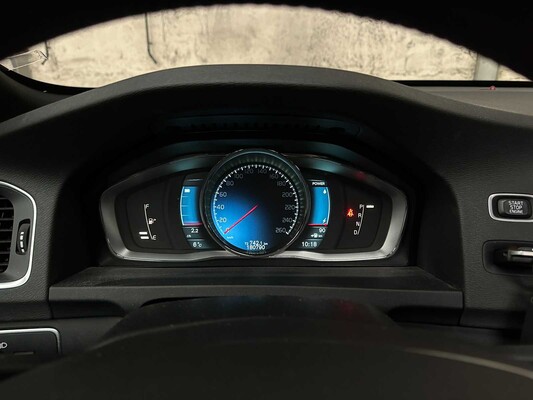 Volvo V60 2.4 D6 AWD Pl.i Sum. 215pk 2014, 3-TLD-47