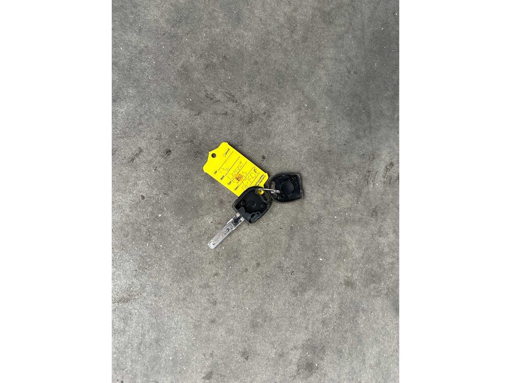 Volkswagen Passat 1.9 TDI Trendline 90pk 2000, 06-FD-FF