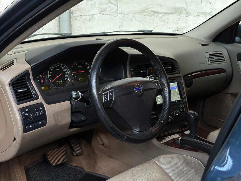 Volvo S60 2.4D Momentum 163hp 2007, 07-XL-GT