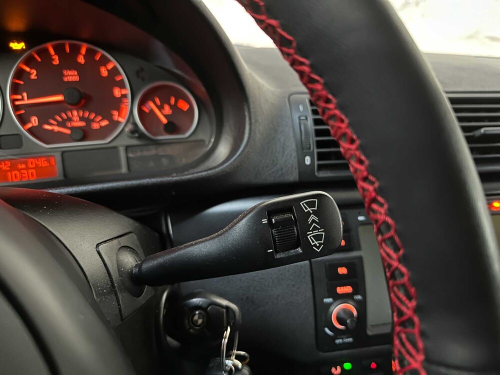 BMW 318i Touring Special Exec. 3-serie 141pk 2003, 65-NJ-VL