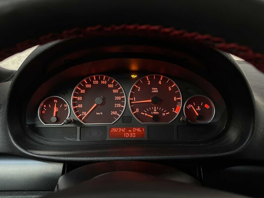 BMW 318i Touring Special Exec. 3-serie 141pk 2003, 65-NJ-VL