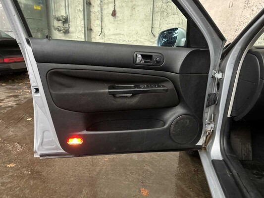 Volkswagen Golf 1.6 Trendline 101hp 2001 AUTOMATIC, 23-HP-FX