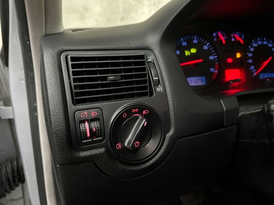 Volkswagen Golf 1.6 Trendline 101hp 2001 AUTOMATIC, 23-HP-FX