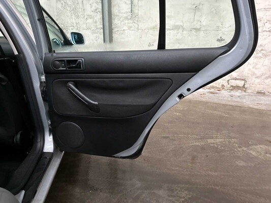 Volkswagen Golf 1.6 Trendline 101pk 2001 AUTOMAAT, 23-HP-FX