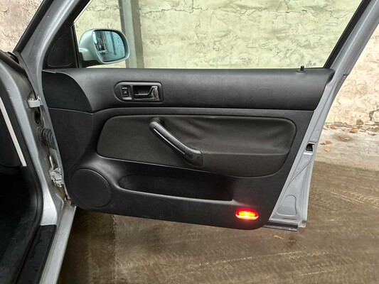 Volkswagen Golf 1.6 Trendline 101pk 2001 AUTOMAAT, 23-HP-FX